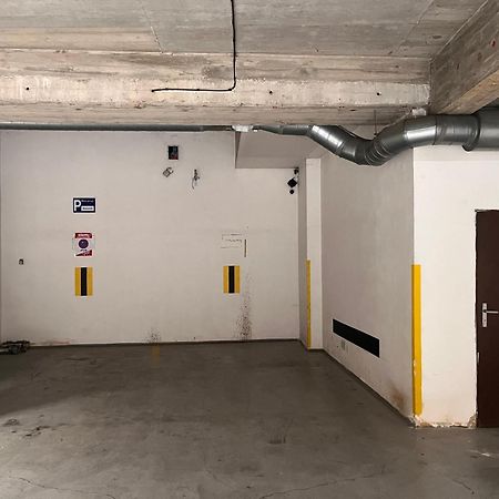 City Centre Garden Apartment With Parking Praga Exterior foto