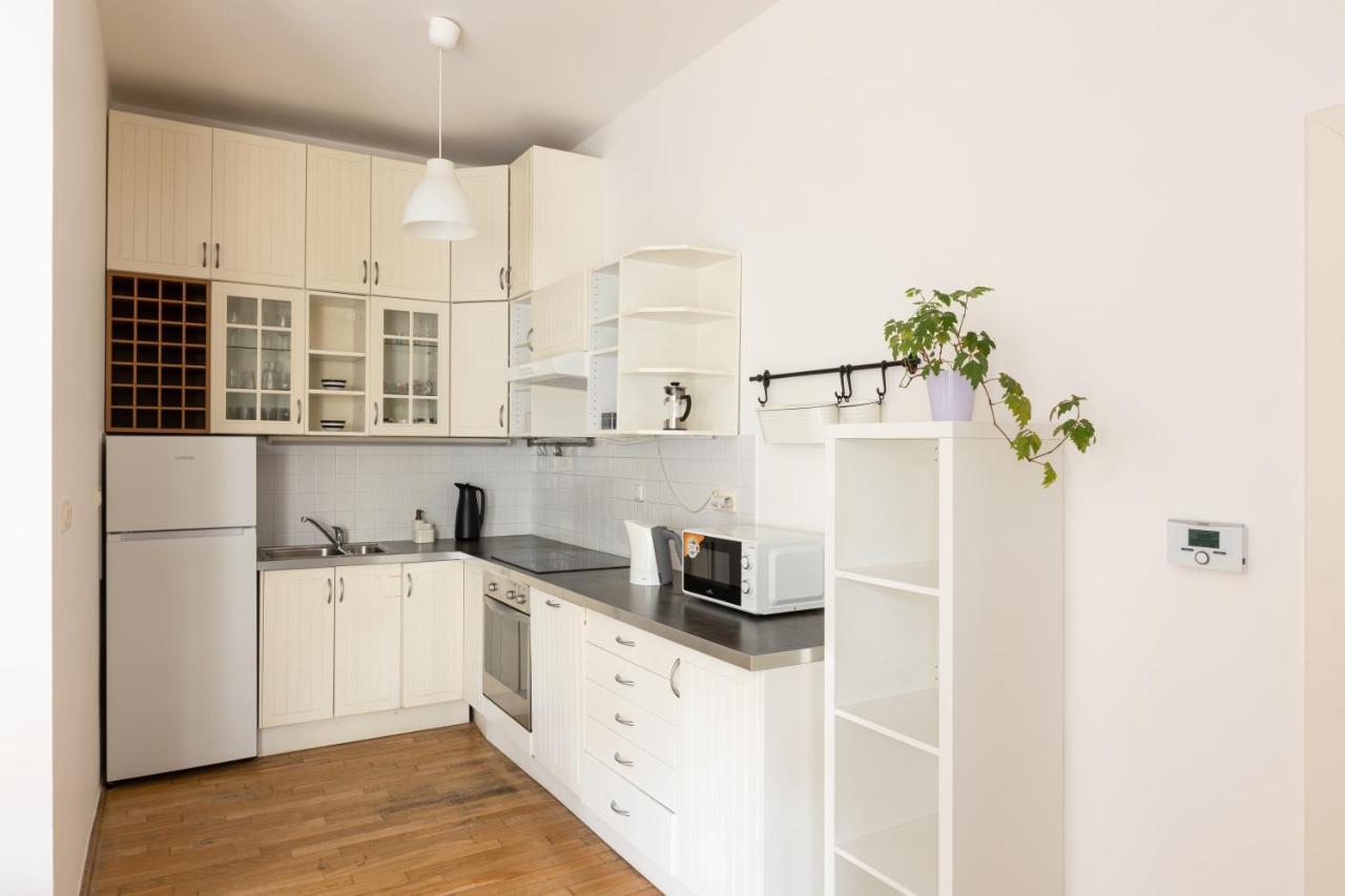 City Centre Garden Apartment With Parking Praga Exterior foto