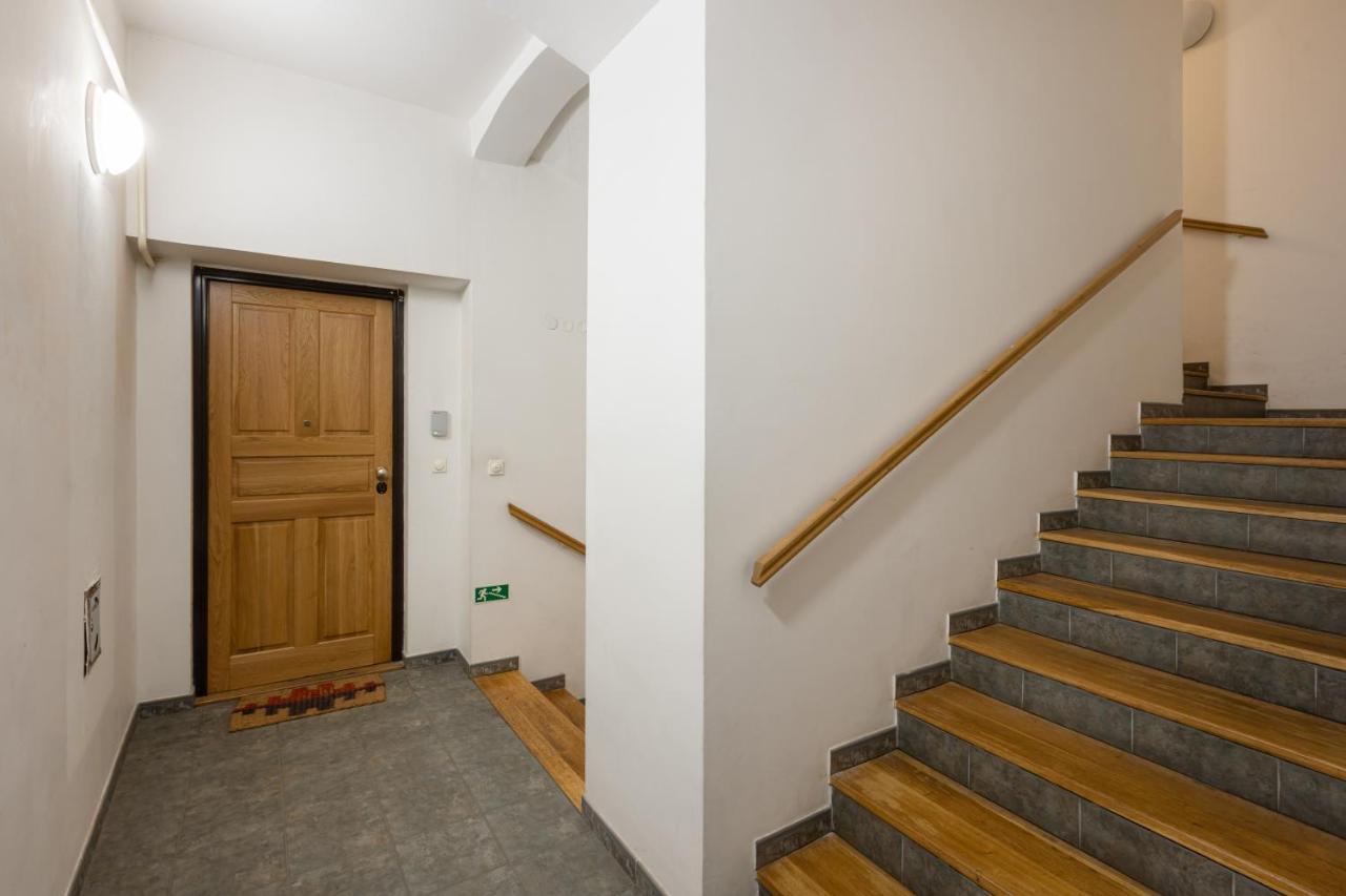 City Centre Garden Apartment With Parking Praga Exterior foto